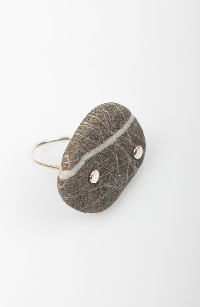 Lucky Sea Stone Ring / Wavy White Stripe