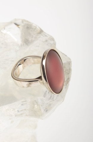 Frosted Wine Stone Ring