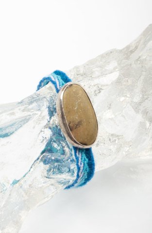 Sea Stone Bracelet / Beige Oval