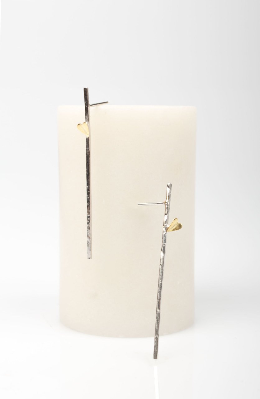 Mini Kalpli Çubuklu Gümüş Küpe