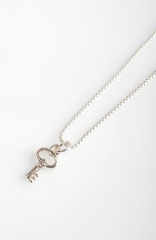 Minik Anahtar Charm