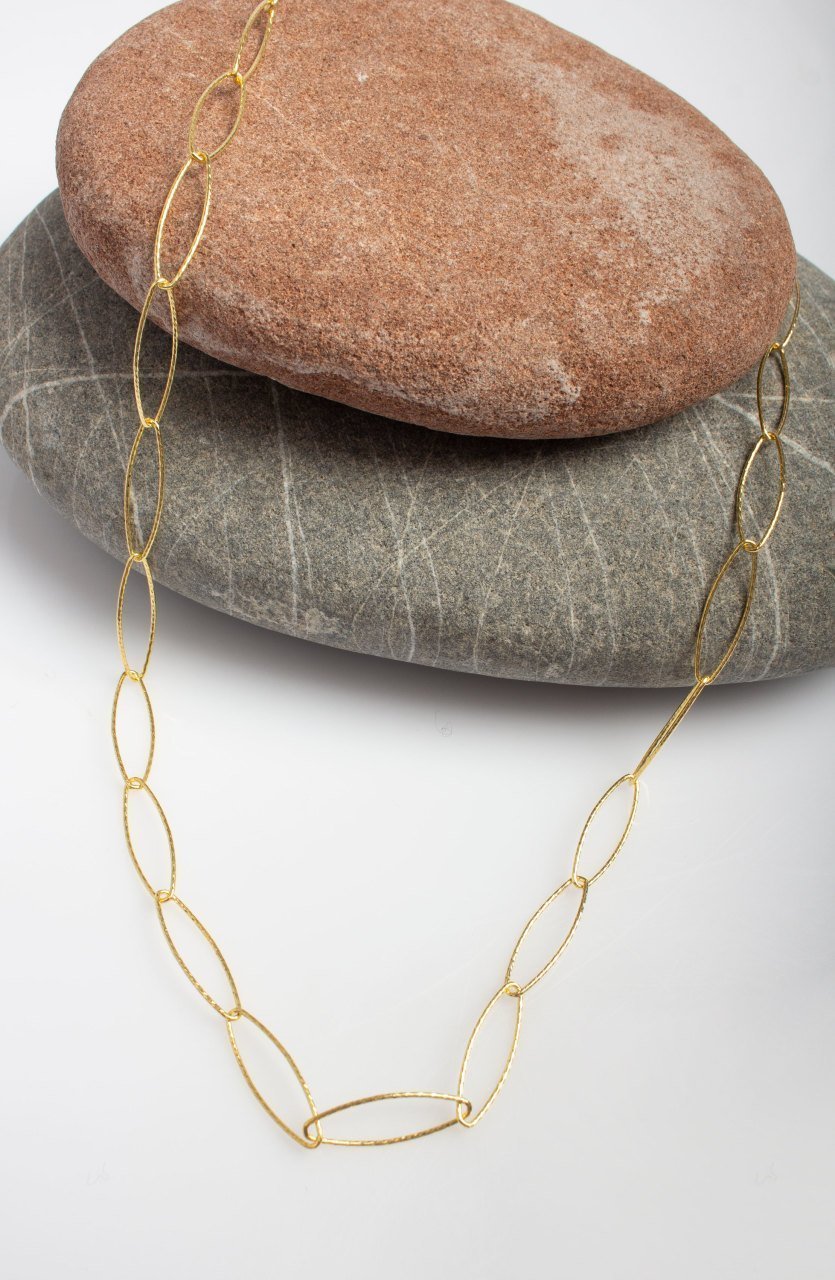 Hand Hammered Oval Loop Chain / Yellow Gold
