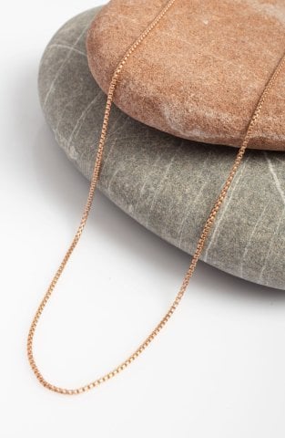 Tiny Squares Loop Chain / Rose