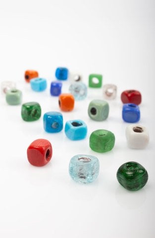 Büyük Küp Cam Boncuk