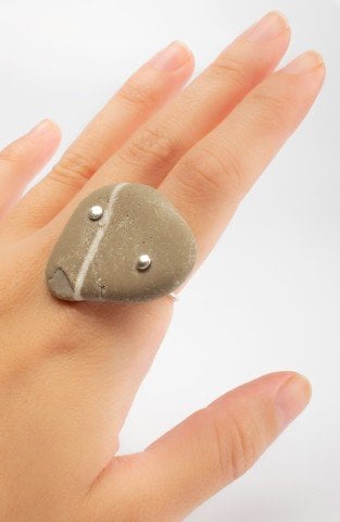 Çakıl Taşı Şans Yüzüğü / İnce Çizgili Açık Gri