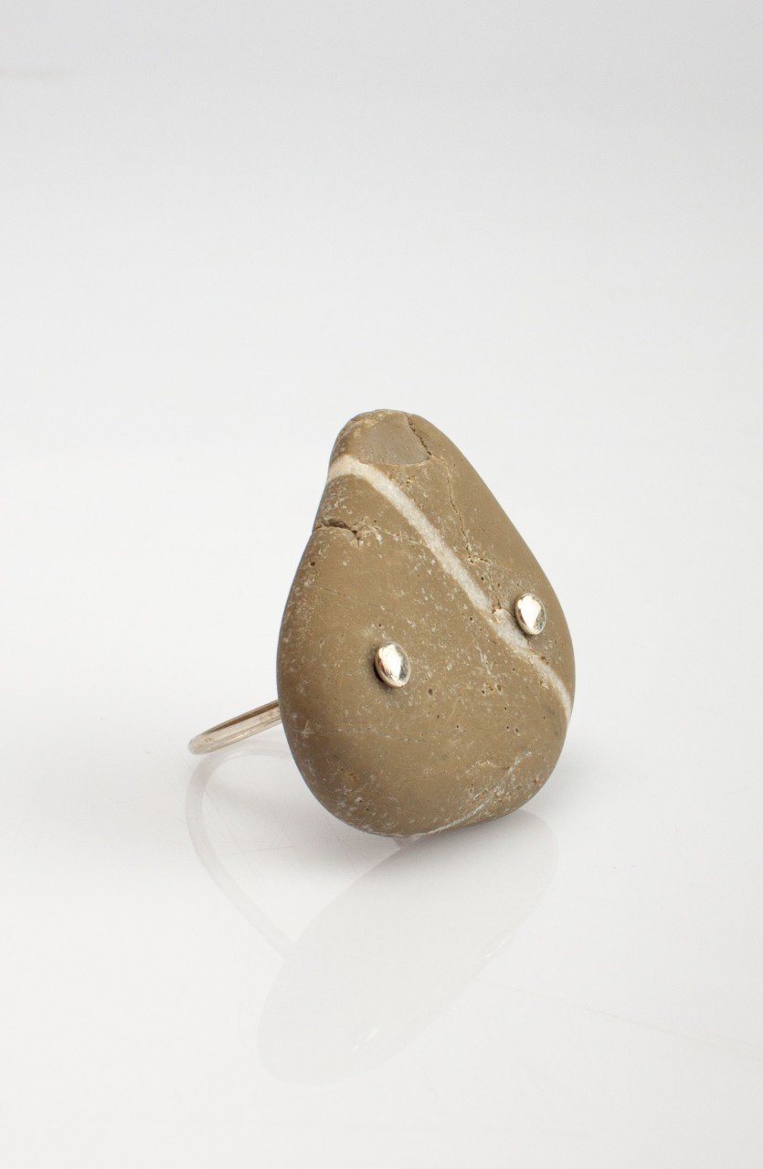 Çakıl Taşı Şans Yüzüğü / İnce Çizgili Açık Gri