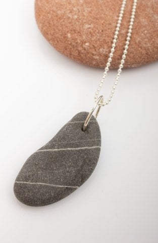 Şans Çakılı Kolye Ucu / Çizgili Tablet