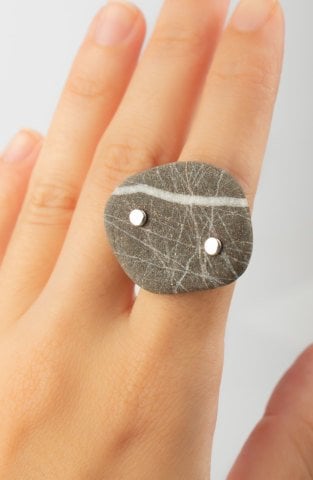 Çakıl Taşı Şans Yüzüğü / Dalgalı Beyaz Çizgi