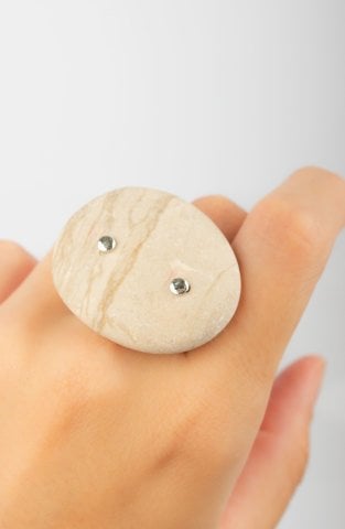 Lucky Sea Stone Ring / Beige on Beige
